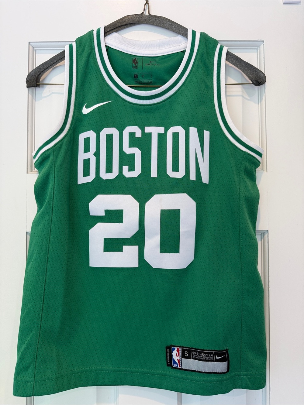 Nike Dri-Fit Green Boston Celtics Hayward jersey. Youth Small